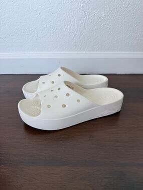 Crocs Classic Platform Slide Sandals Women’s Sz 9 White Casual Comfort